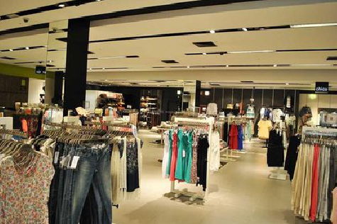 洛宁商场里的店面怎么装修？